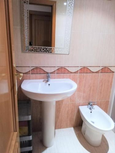 Apartamentos Ideal 1� Linea