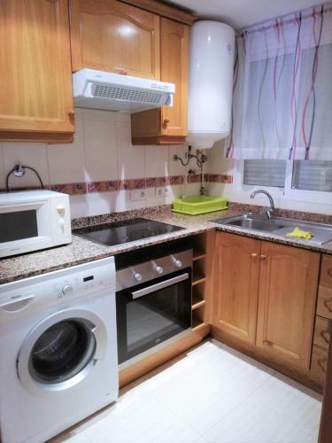 Apartamentos Ideal 1� Linea