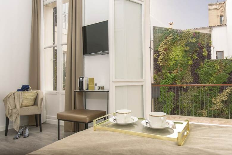 Hotel Icon Roset� By Petit Palace