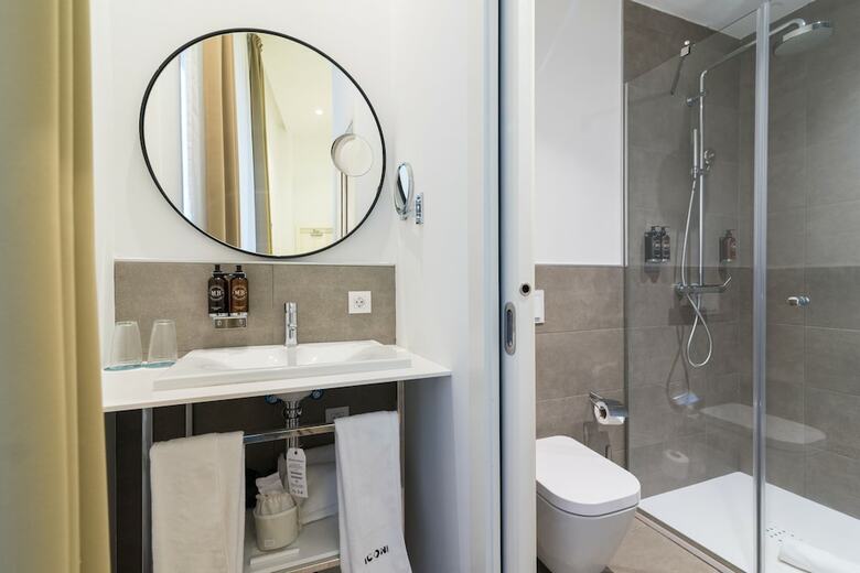 Hotel Icon Roset� By Petit Palace