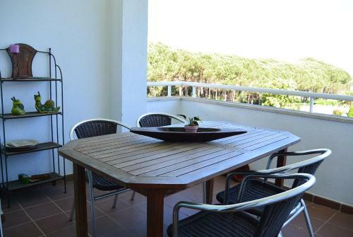 Apart. Green Mar 302