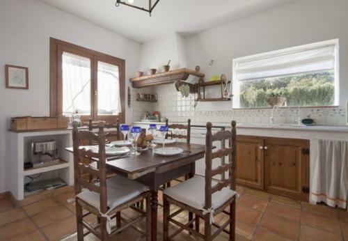 Paratella Villa Sleeps 8 Pool