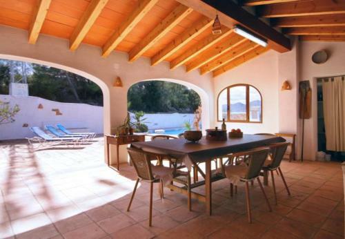 Paratella Villa Sleeps 8 Pool