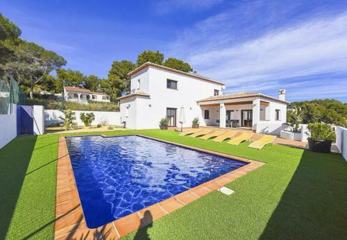 La Fustera Villa Sleeps 8 Pool