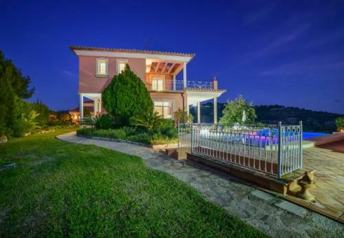 Pedramala Villa Sleeps 14 Pool