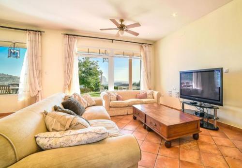 Pedramala Villa Sleeps 14 Pool