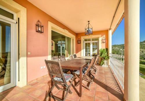 Pedramala Villa Sleeps 14 Pool
