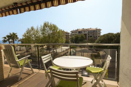 Apartamento P2. Voramar, 5 Pax, Pineda De Mar