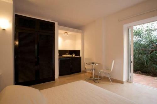 Playa D'en Bossa Villa Sleeps 10 Pool Air Con Wifi
