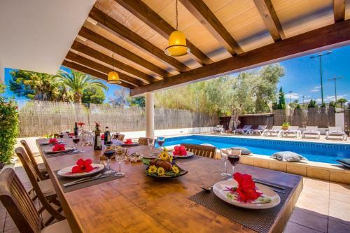 Playa De Muro Villa Sleeps 8 Pool Air Con Wifi