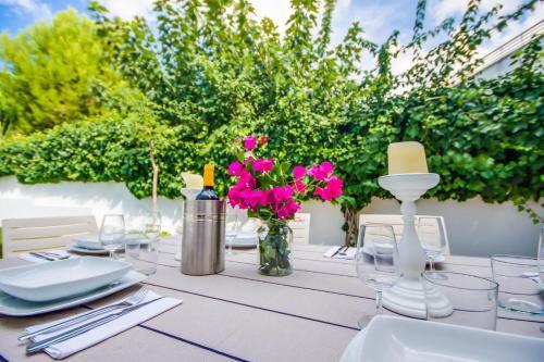 Platja De Muro Villa Sleeps 8 Pool Air Con Wifi