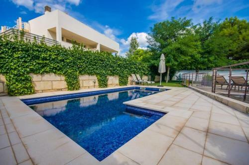 Platja De Muro Villa Sleeps 8 Pool Air Con Wifi