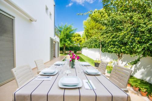 Platja De Muro Villa Sleeps 8 Pool Air Con Wifi