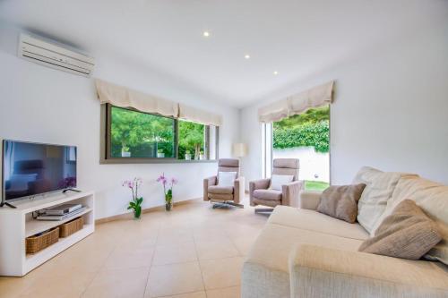 Platja De Muro Villa Sleeps 8 Pool Air Con Wifi