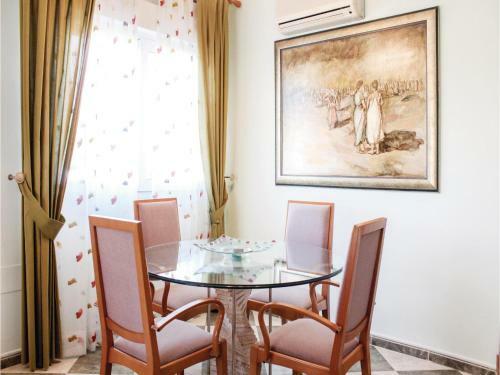 Four-bedroom Holiday Home In Playa Honda