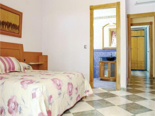 Four-bedroom Holiday Home In Playa Honda