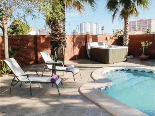 Four-bedroom Holiday Home In Playa Honda