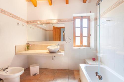 Pollenca Villa Sleeps 4 Pool Wifi