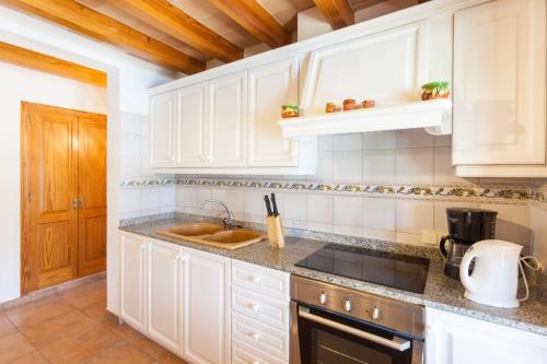 Pollenca Villa Sleeps 4 Pool Wifi
