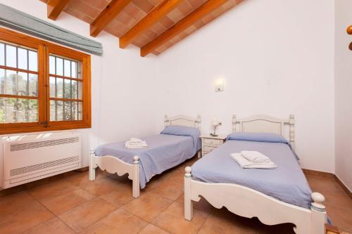 Pollenca Villa Sleeps 4 Pool Wifi