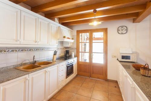 Pollenca Villa Sleeps 4 Pool Wifi