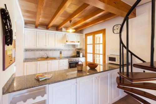 Pollenca Villa Sleeps 4 Pool Wifi