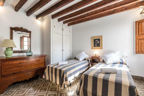 Pollenca Villa Sleeps 6 Pool Wifi