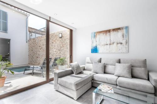 Pollenca Villa Sleeps 6 Pool Wifi