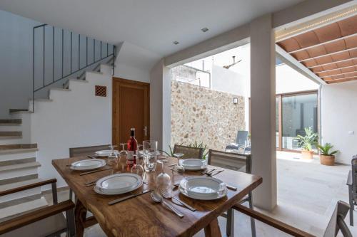 Pollenca Villa Sleeps 6 Pool Wifi