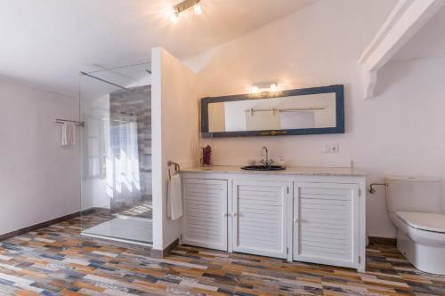 Pollenca Villa Sleeps 6 Wifi