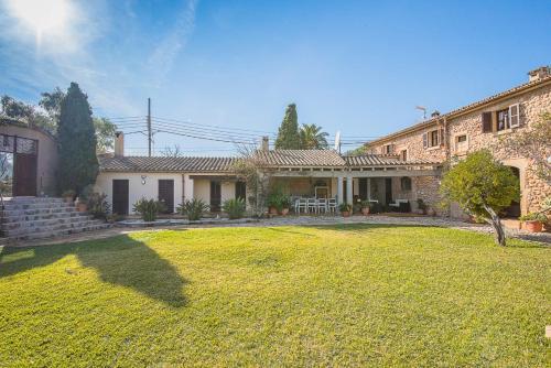 Pollenca Villa Sleeps 8 Pool Wifi