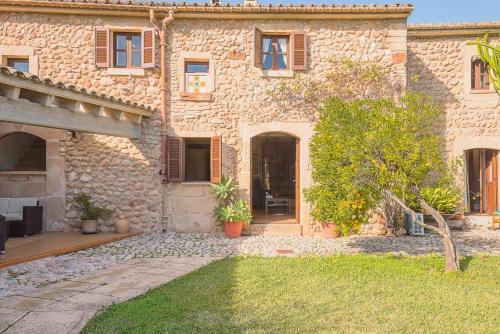 Pollenca Villa Sleeps 8 Pool Wifi