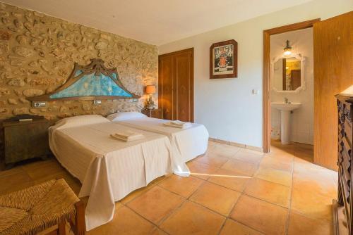Pollenca Villa Sleeps 8 Pool Wifi