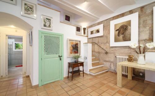 Pollenca Villa Sleeps 8 Pool