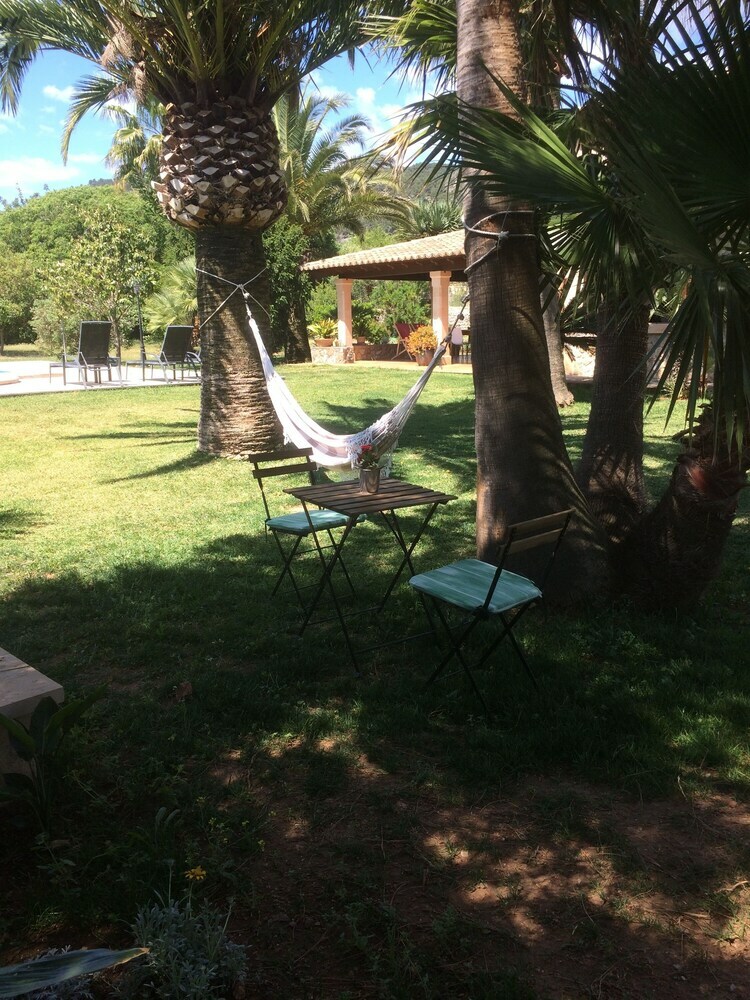 Hostal Jard� De Papallones
