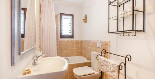 Pollenca Villa Sleeps 10 Pool Air Con