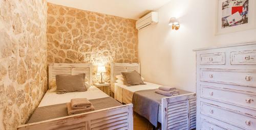 Pollenca Villa Sleeps 10 Pool Air Con