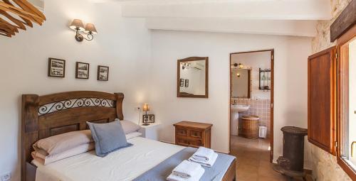 Pollenca Villa Sleeps 10 Pool Air Con