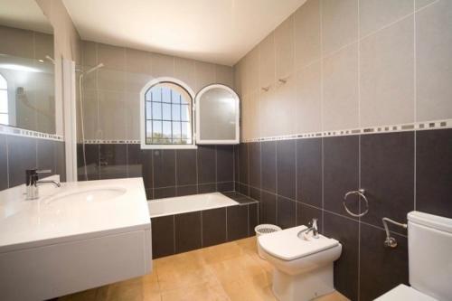 Pollenca Villa Sleeps 4 Pool Air Con Wifi T251846