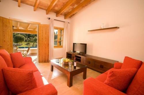 Pollenca Villa Sleeps 4 Pool Air Con Wifi T251846