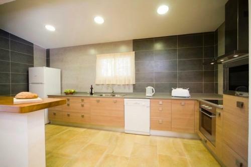 Pollenca Villa Sleeps 4 Pool Air Con Wifi T251846