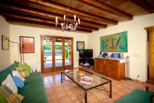 Pollenca Villa Sleeps 6 Pool Air Con Wifi T251882