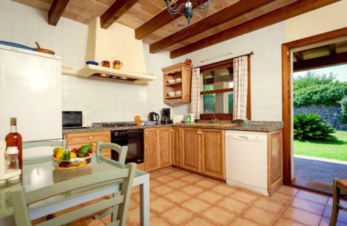 Pollenca Villa Sleeps 6 Pool Air Con Wifi T251882