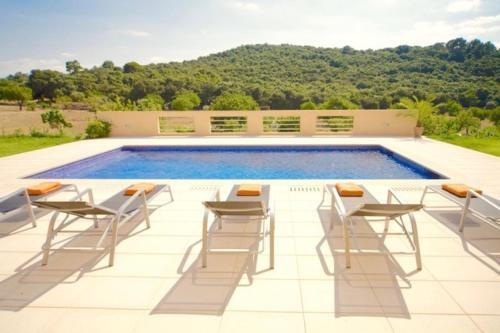 Pollenca Villa Sleeps 6 Pool Air Con Wifi T251852