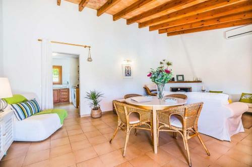 Pollenca Villa Sleeps 3 Pool Air Con Wifi