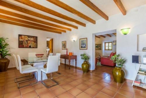 Pollenca Villa Sleeps 6 Pool Air Con Wifi T251863