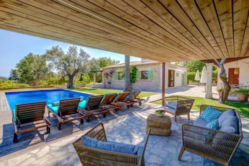 Pollenca Villa Sleeps 6 Pool Air Con Wifi T251887