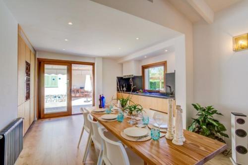 Pollenca Villa Sleeps 6 Pool Air Con Wifi T251887