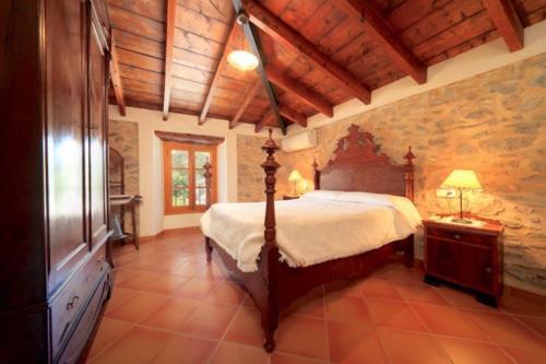 Pollenca Villa Sleeps 8 Pool Air Con Wifi T251864