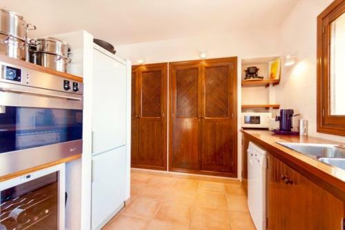 Pollenca Villa Sleeps 8 Pool Air Con Wifi T251881